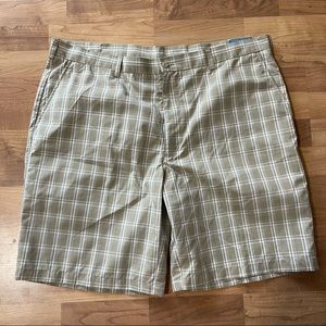 PGA Tour Golf Shorts Plaid Men’s 42W NWT